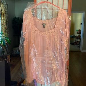 Torrid 4X peach blouse worn 1 time and cleaned.